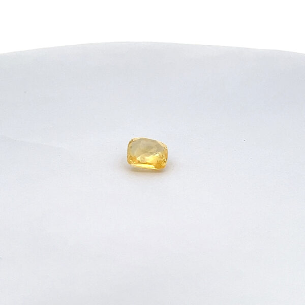 Yellow Sapphire - 5.58 carats